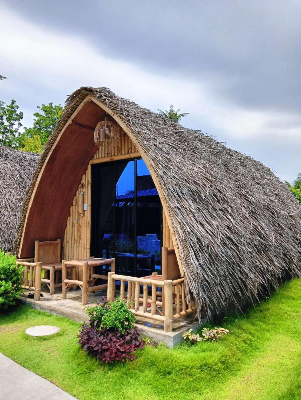 East Holiday Resort Moalboal Exterior foto